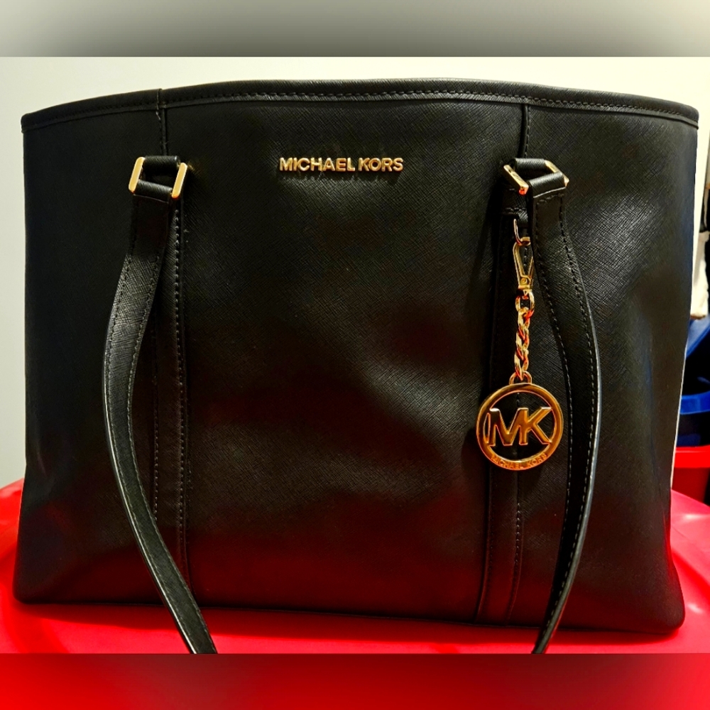 Black Michael kors tote bag